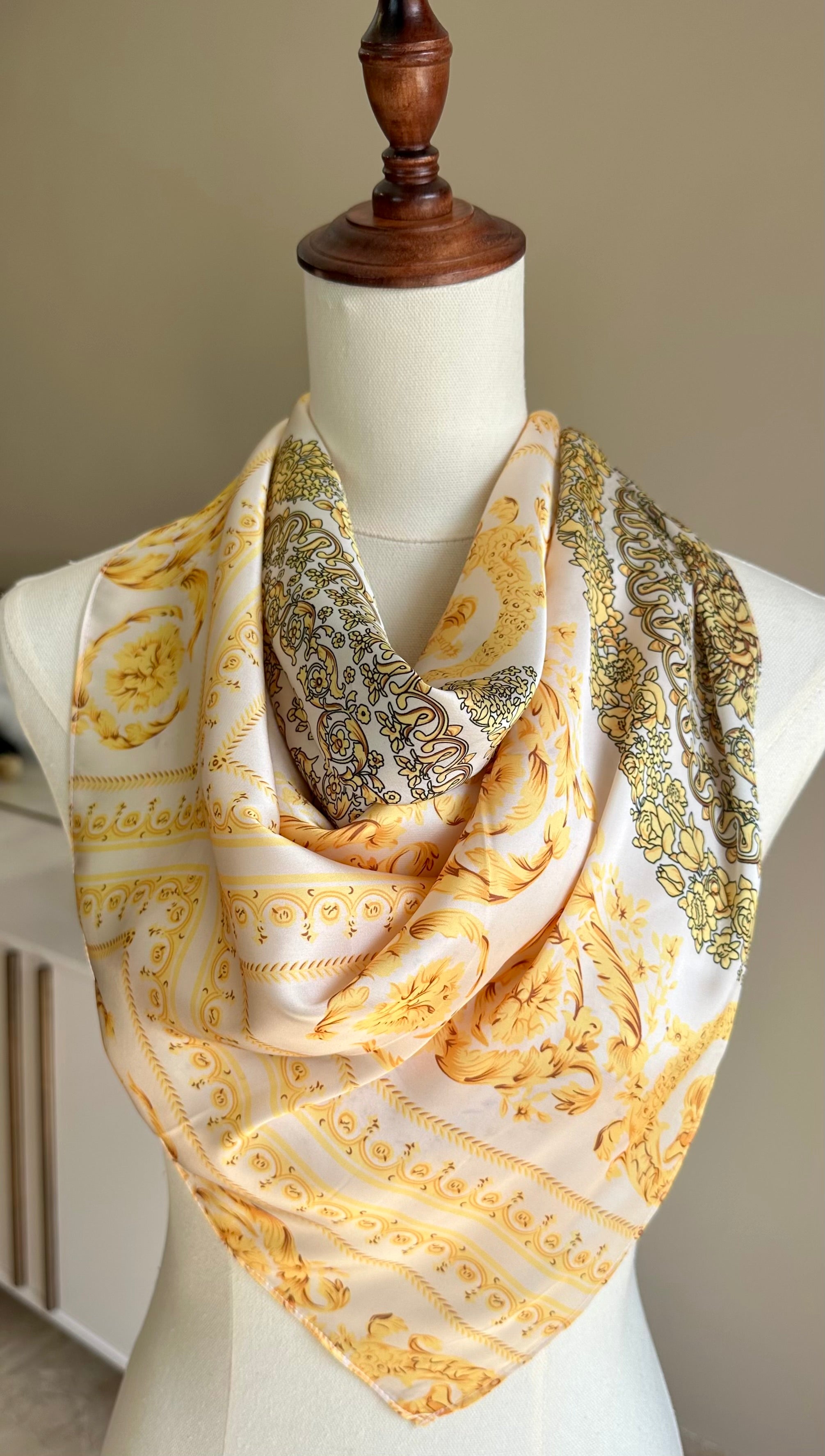 Dolce yellow Scarf