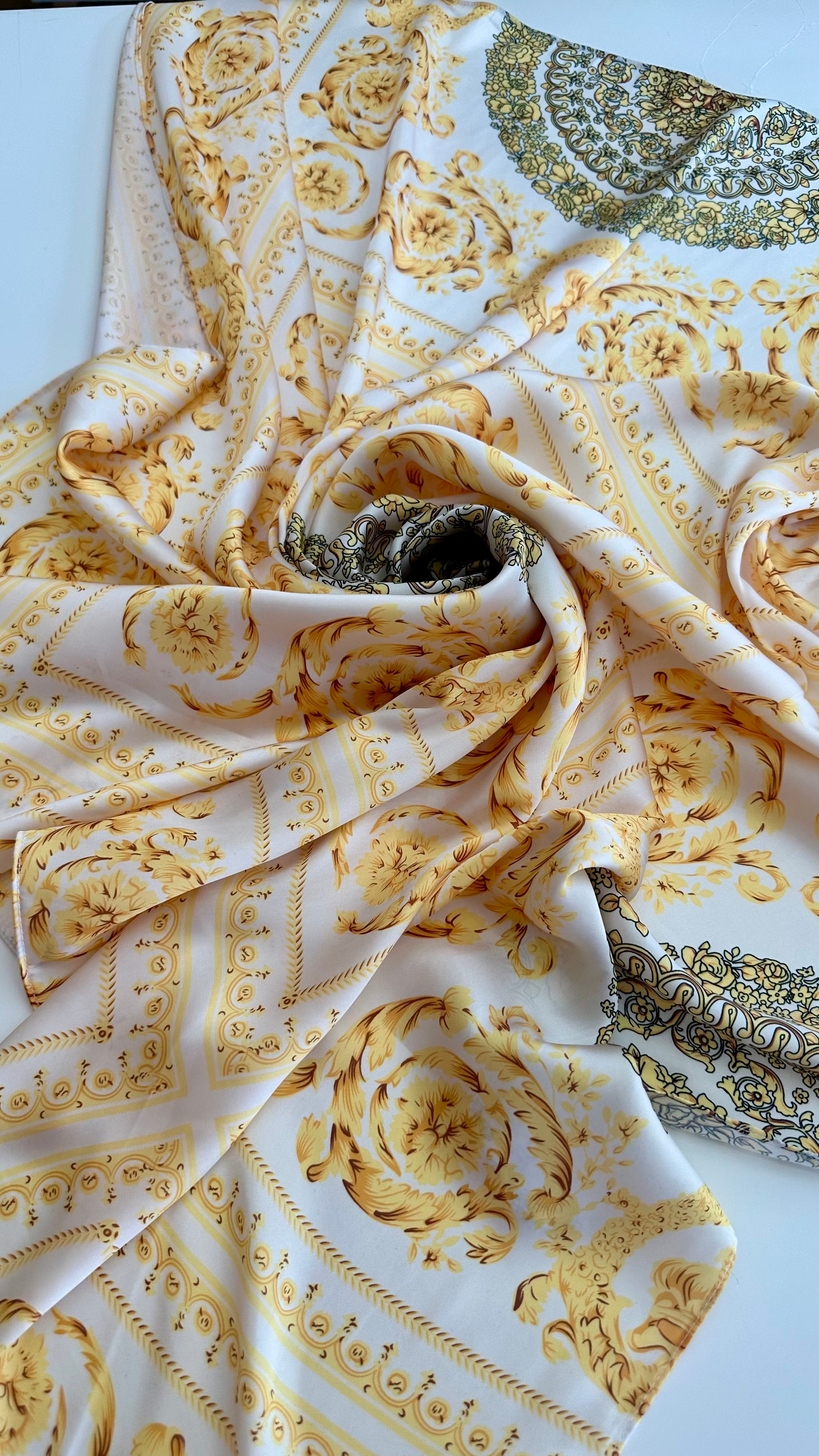 Dolce yellow Scarf